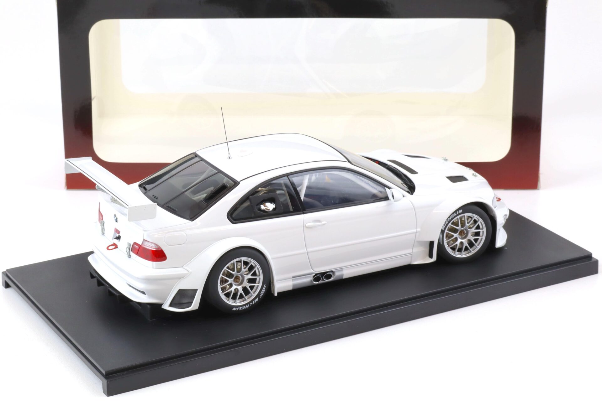 1:18 AUTOart BMW M3 (E46) GTR 24h Nürburgring 2005 Plain Body white 80553