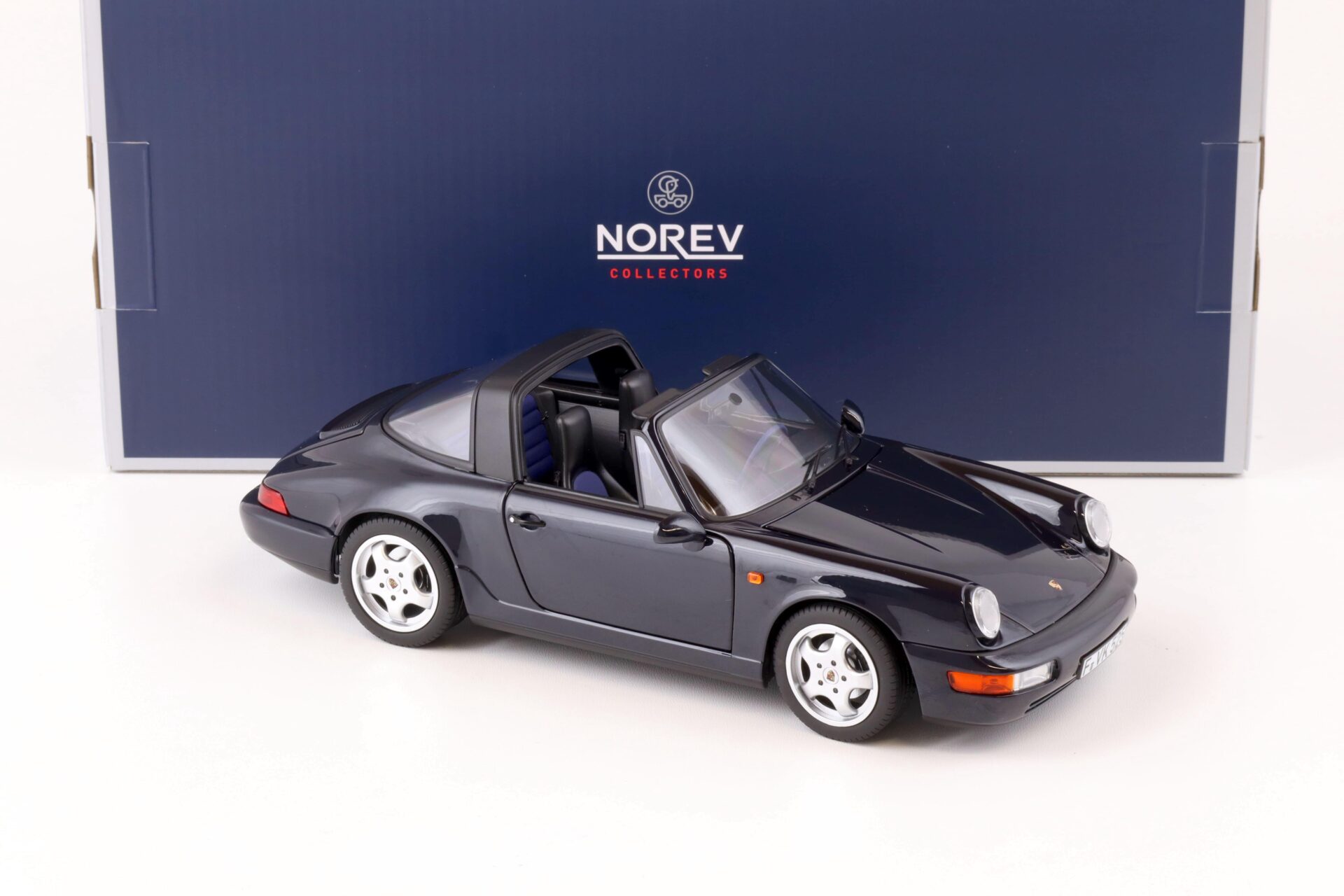 1:18 Norev Porsche 911 (964) Carrera 4 Targa 1991 blue metallic