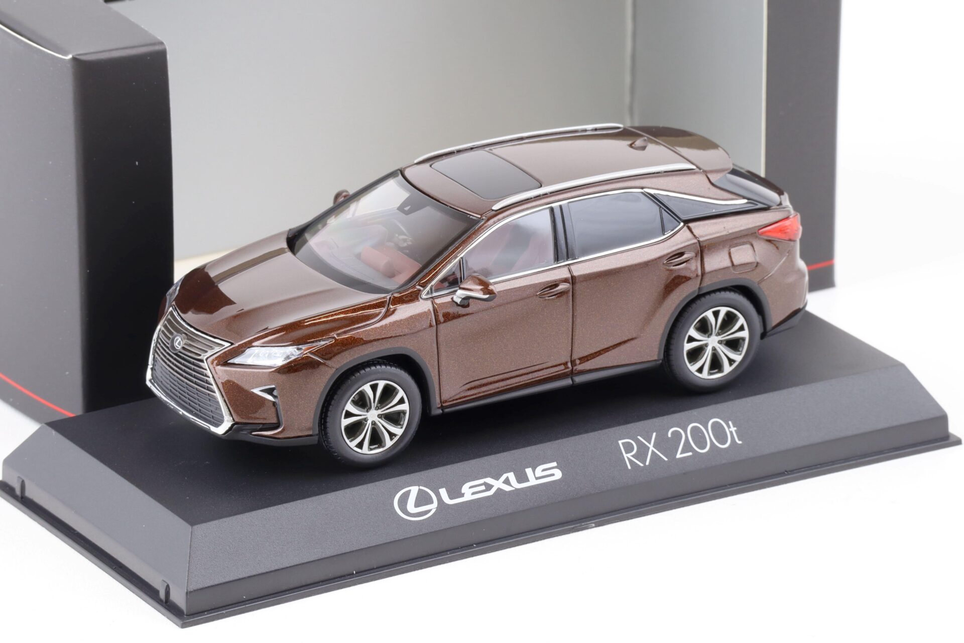 1:43 Kyosho 2016 Lexus RX 200t SUV Amber Crystal metallic