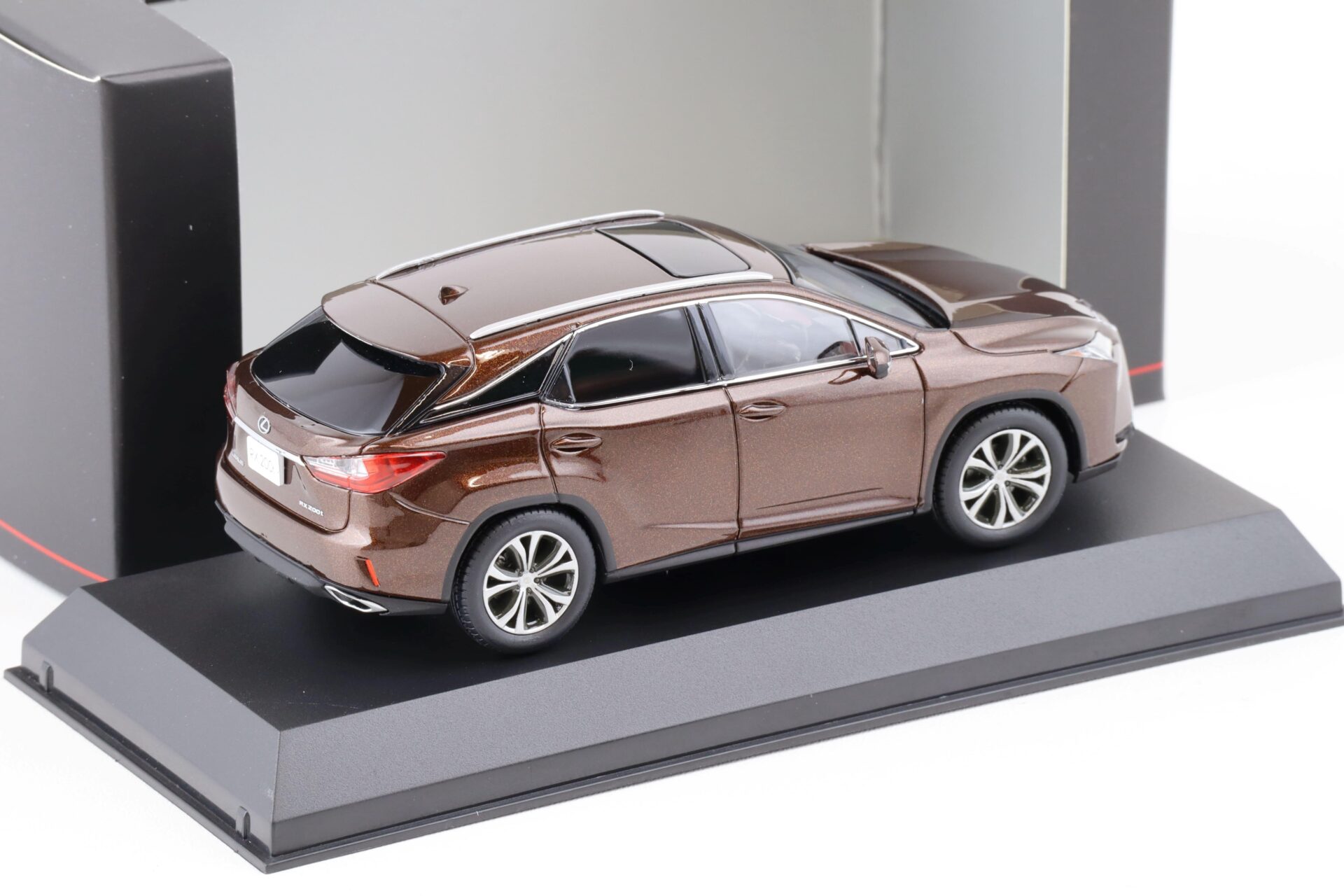 1:43 Kyosho 2016 Lexus RX 200t SUV Amber Crystal metallic