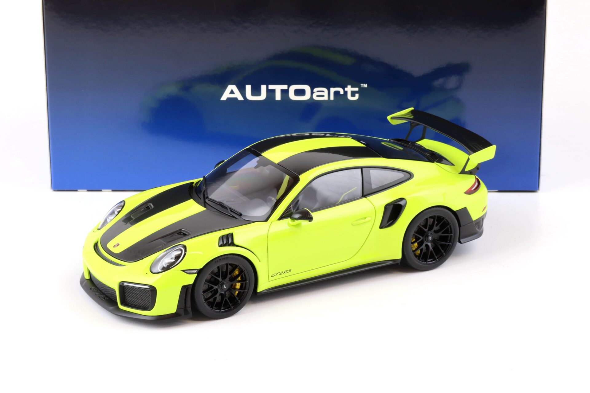 ID 75622 orig.jpg 1:18 AUTOart Porsche 911 (991.2) GT2 RS 2017 Weissach Package acid green 78187