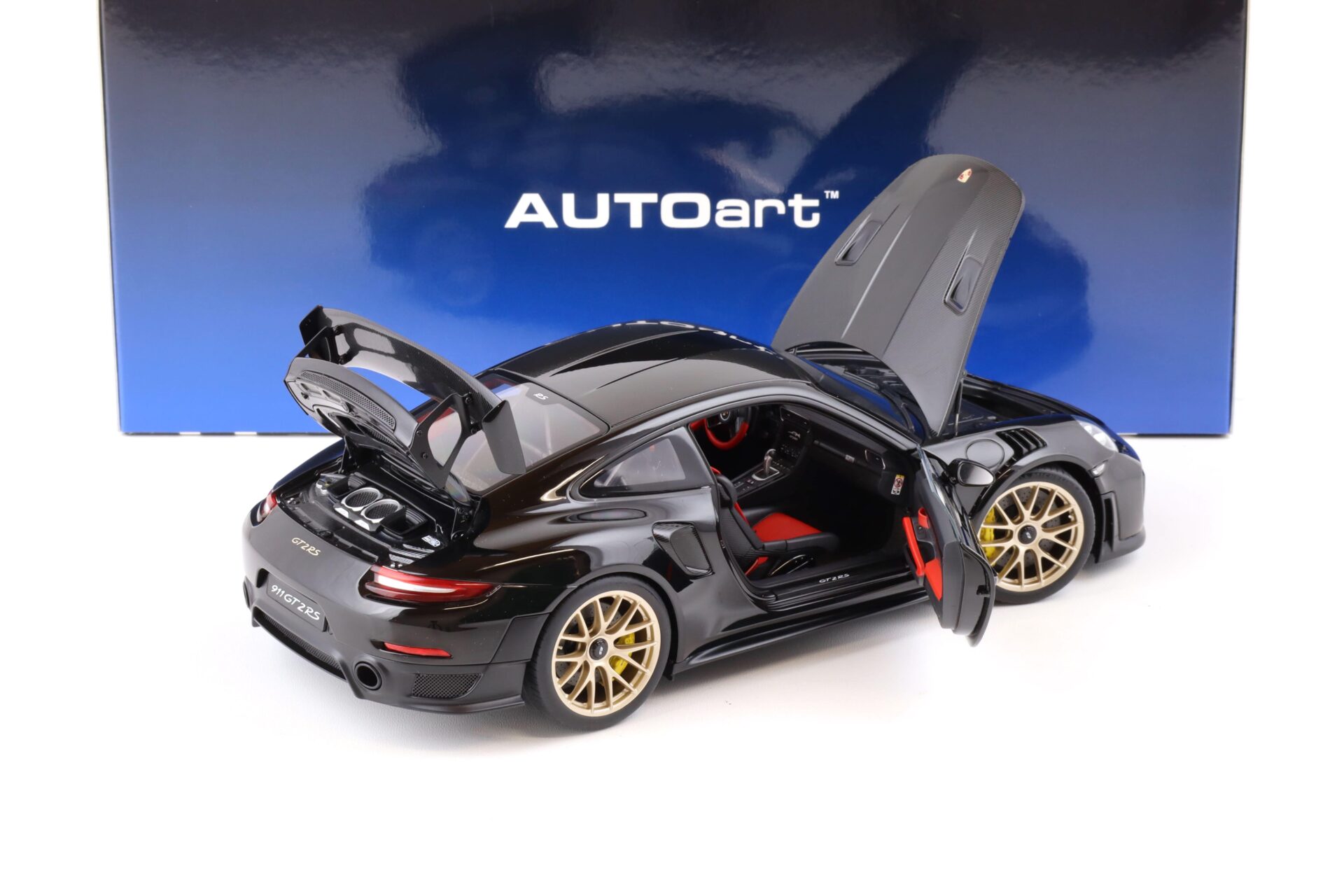 1:18 AUTOart Porsche 911 (991.2) GT2 RS 2017 Weissach Package black 78186