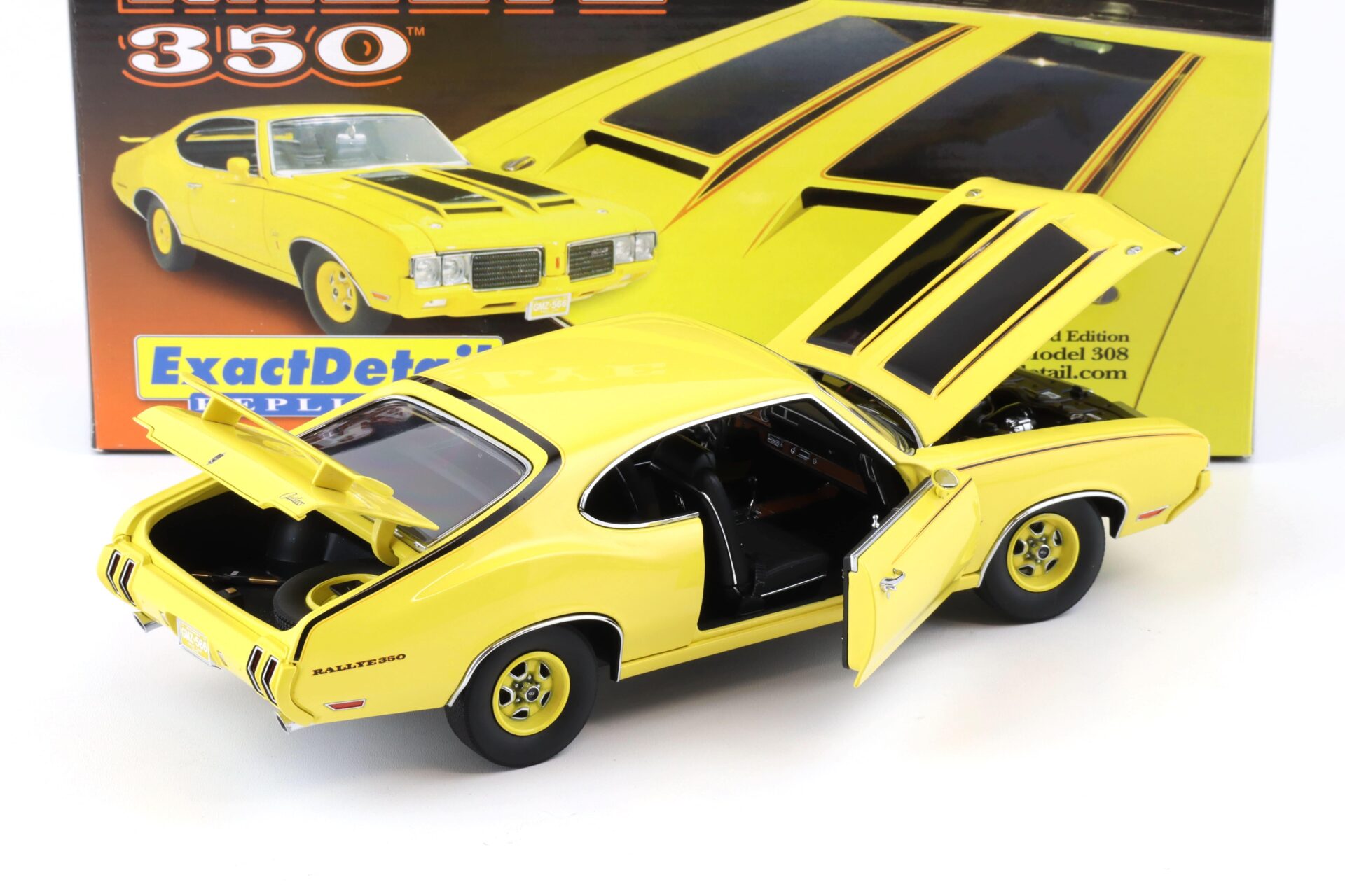 1:18 Exact Detail 1970 Oldsmobile Cutlass Rallye 350 yellow/ black