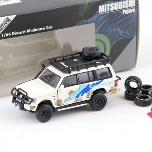 1:64 BMC BM Creations 1996 Mitsubishi Pajero 2nd. Gen. RHD Jungle Pack white