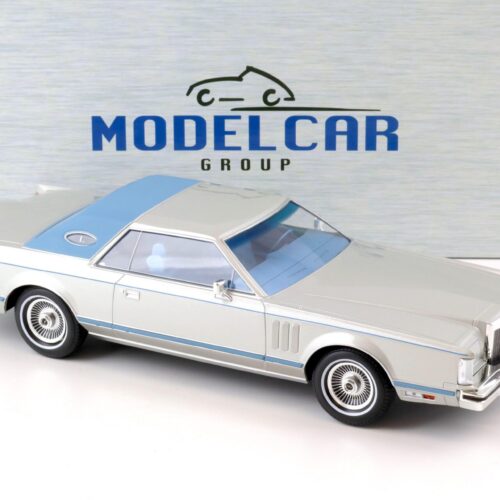 1:18 MCG Lincoln Continental Mark V 1978 silver metallic/ light blue
