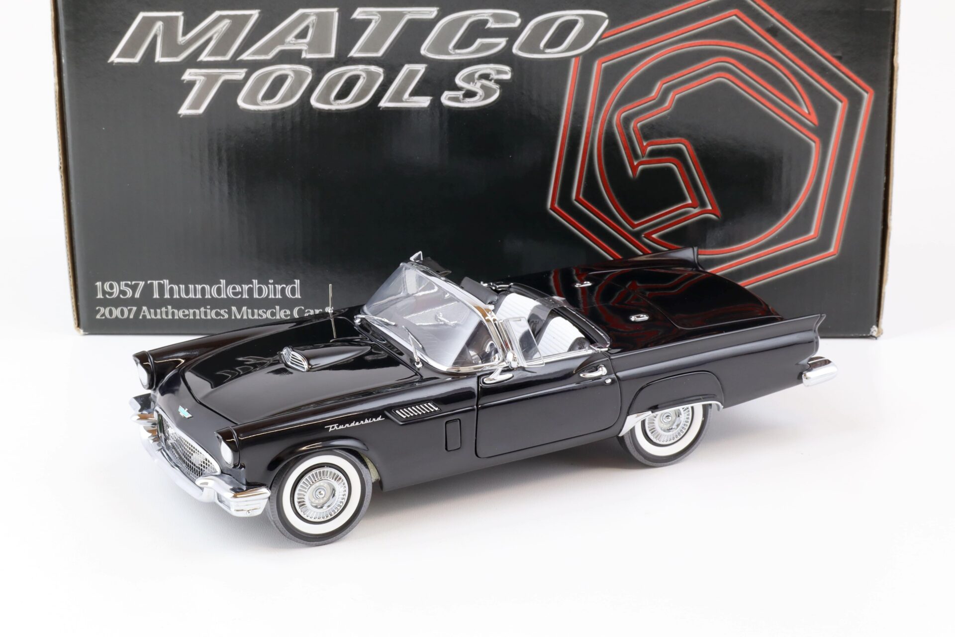1:18 ERTL RC2 Authentics MATCO TOOLS 1957 Ford Thunderbird black