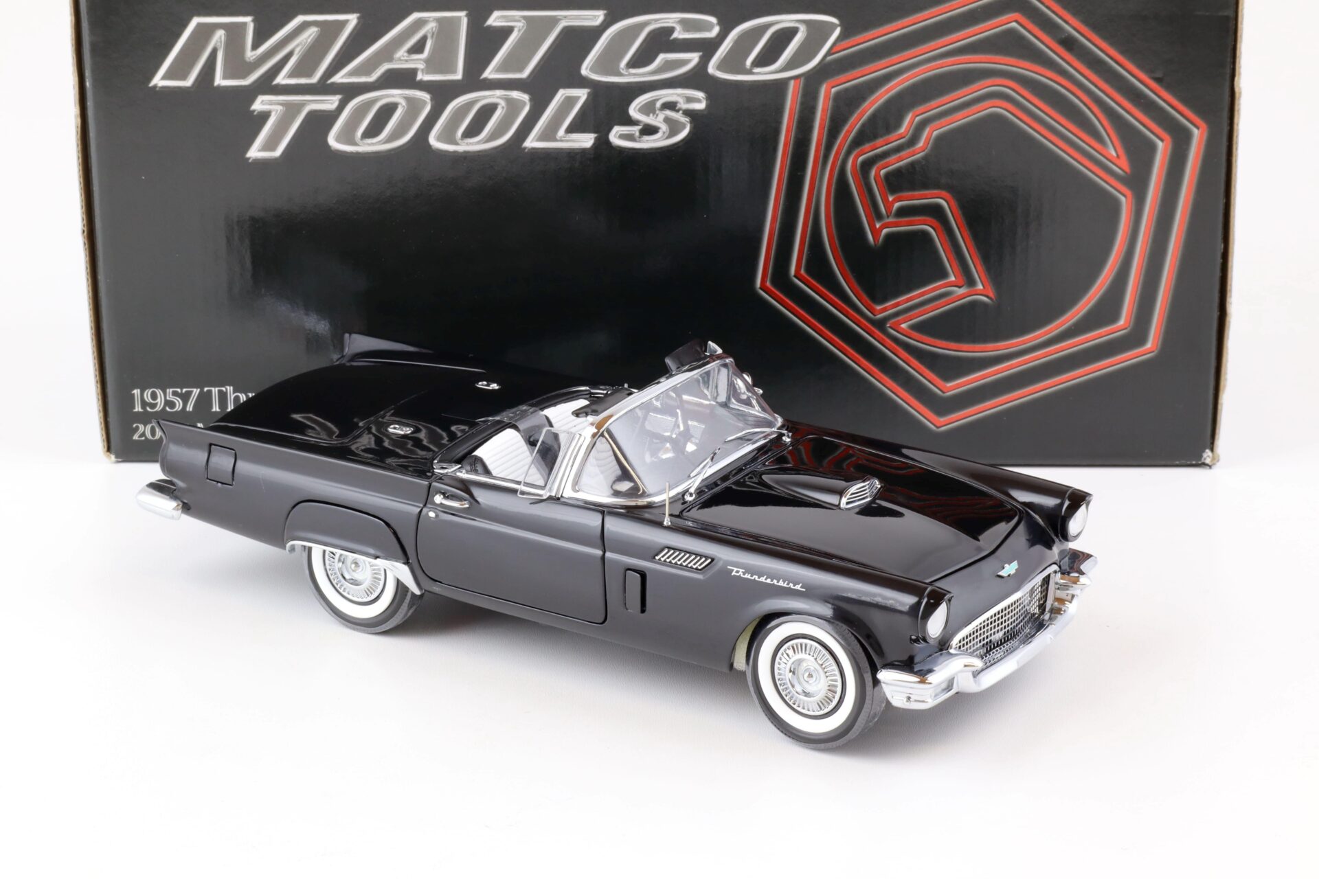 1:18 ERTL RC2 Authentics MATCO TOOLS 1957 Ford Thunderbird black
