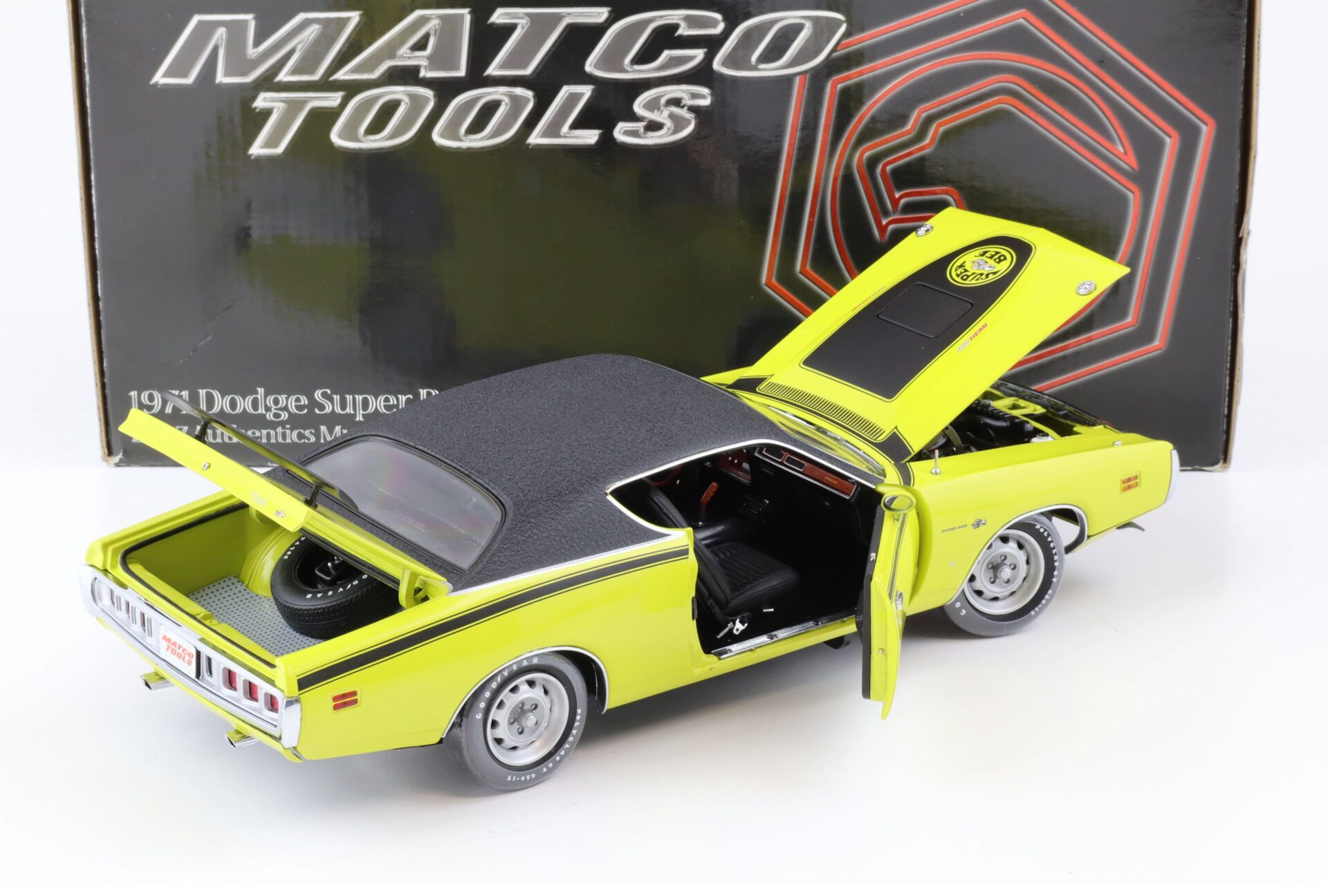 1:18 ERTL RC2 Authentics MATCO TOOLS 1971 Dodge Super Bee yellow
