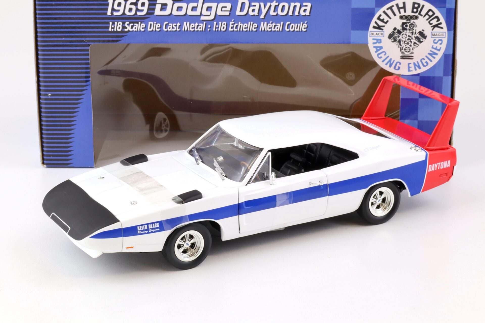 1:18 ERTL 1969 Dodge Daytona Keith Black Racing Engines white/blue/red