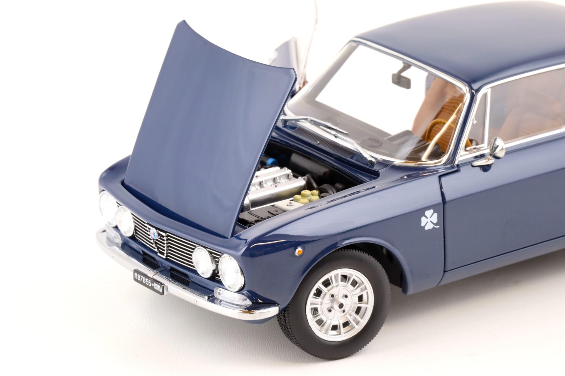 1:18 Norev Alfa Romeo 1300 GT Junior Coupe 1973 dark blue - Limited 500 pcs.