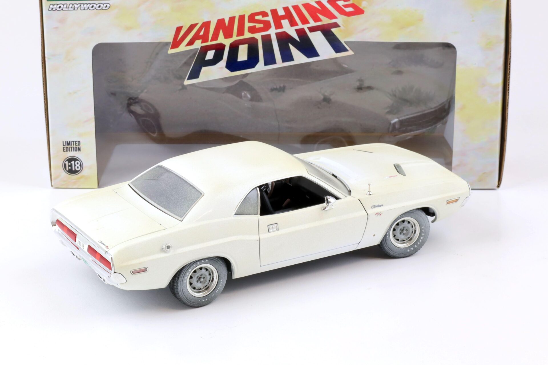 1:18 Greenlight 1970 Dodge Challenger R/T Coupe *VANISHING POINT* Dirty Version white
