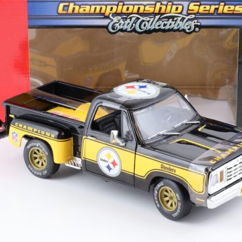 1:18 ERTL 1978 Dodge Warlock Pick Up NFL Steelers Champions Series black/ yellow