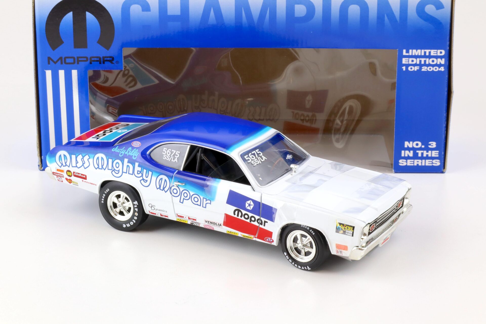 1:18 ERTL 1974 Plymouth Duster Miss Mighty Mopar blue/ white MOPAR CHAMPIONS