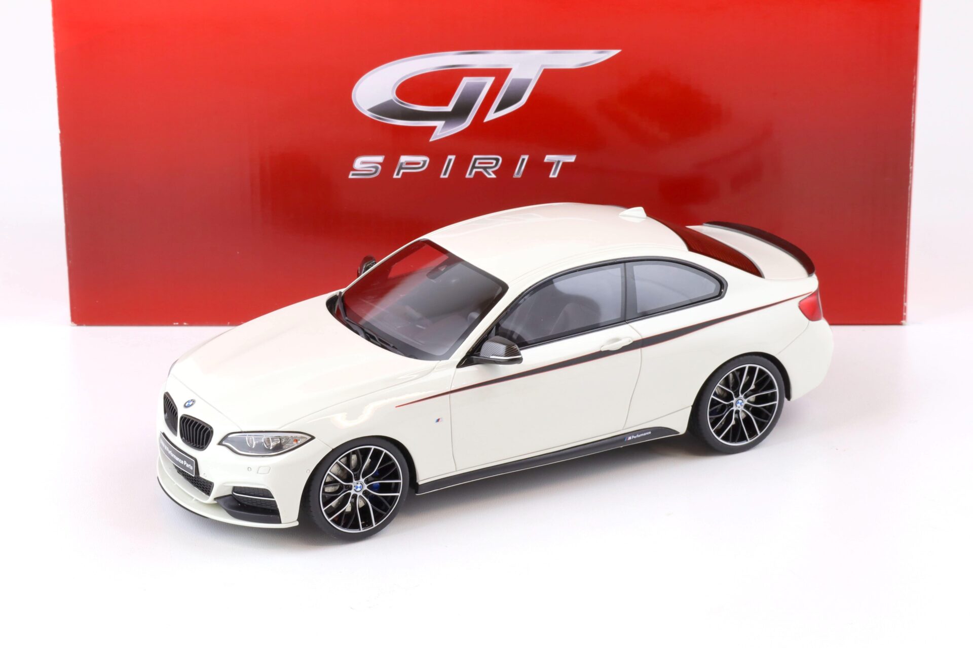 ID 76105 orig.jpg 1:18 GT Spirit GT711 BMW M235i Coupe M-Performance white 2015