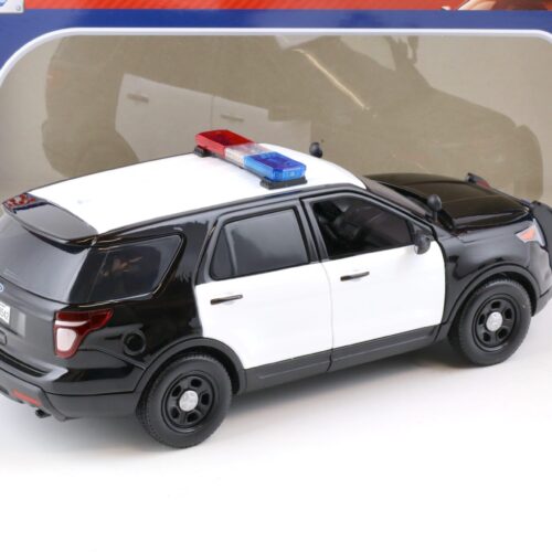 1:18 Motor Max 2015 Ford Intercopter Utility Law Enforcement white/ black