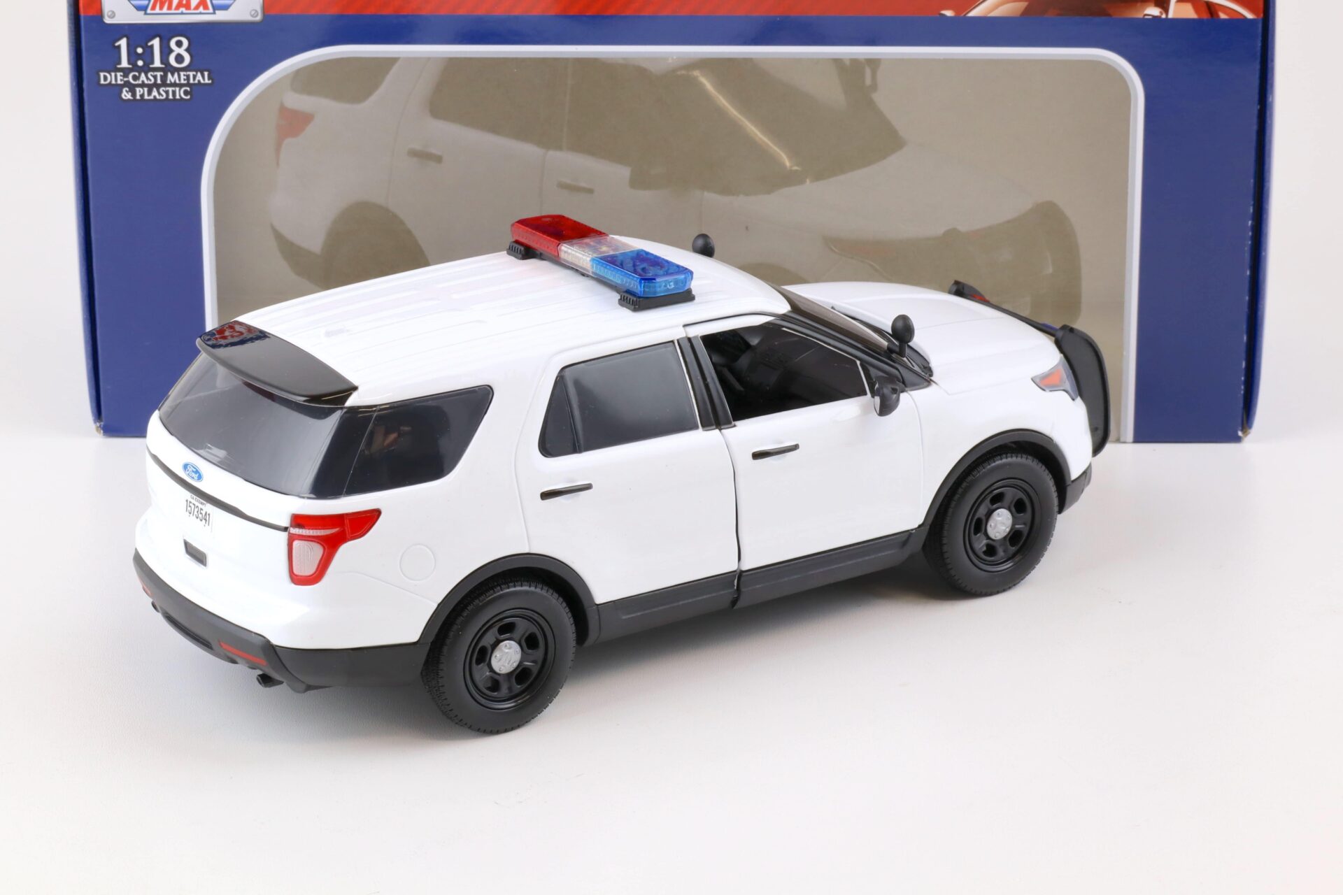 1:18 Motor Max 2015 Ford Intercopter Utility Law Enforcement white