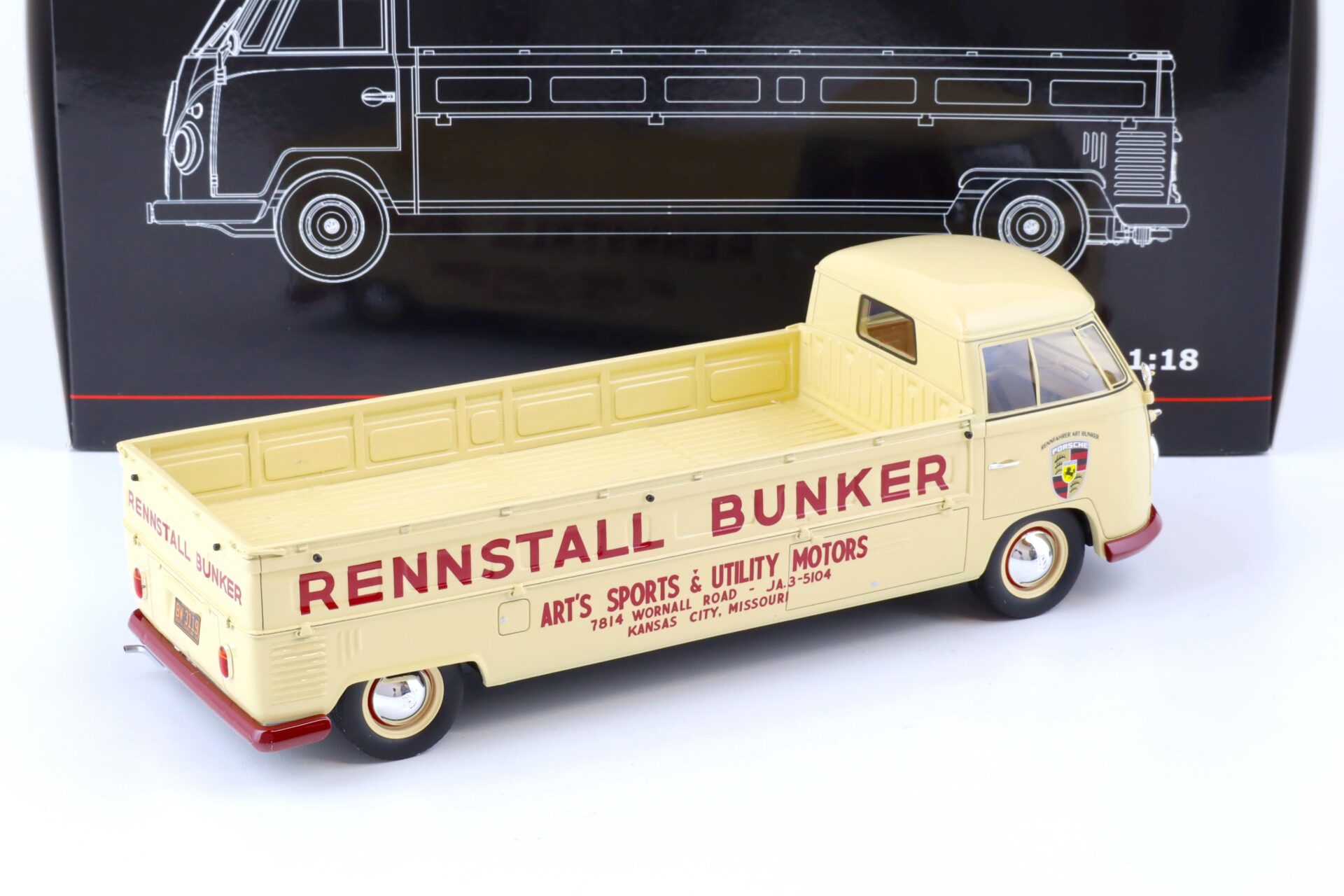 1:18 Premium ClassiXXs VW T1 Langpritsche Bunker Porsche Rennstall beige