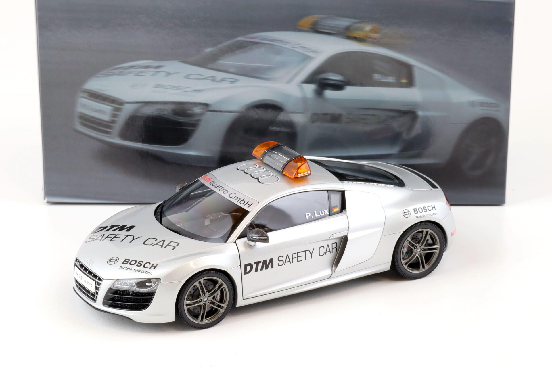 1:18 Kyosho Audi R8 5.2 DTM Safety Car 2010 silver 09216DTM