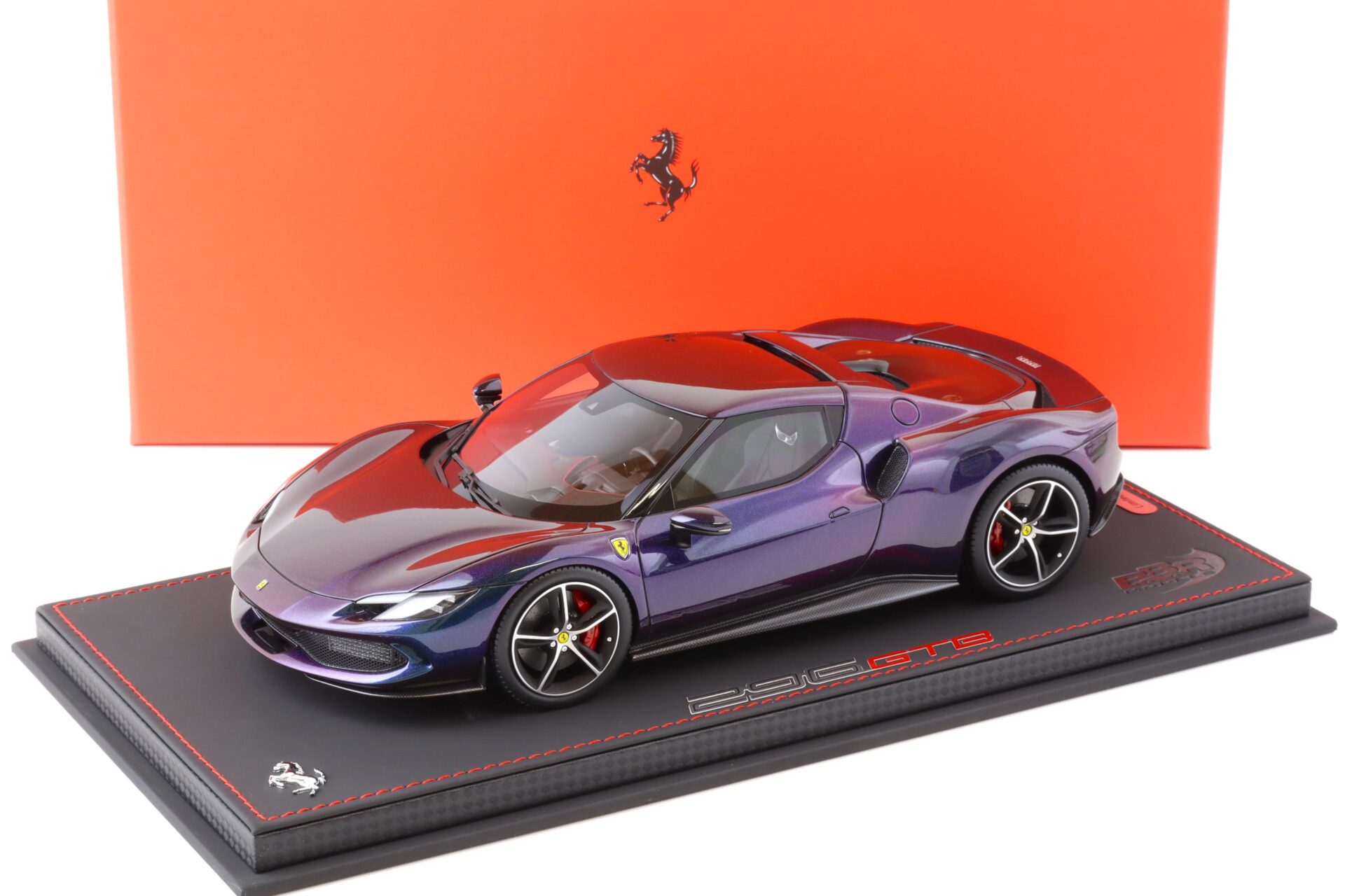 1:18 BBR Ferrari 296 GTB Coupe Chameleon with display - Limited 30 pcs.