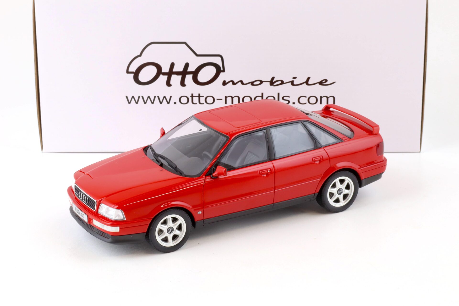 1:18 OTTO mobile OT355 Audi 80 Quattro Competition Limousine 1994 Laser red