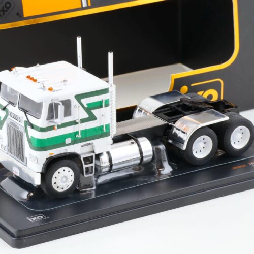 1:43 IXO Freightliner FLA SZM Truck 1993 white/ green
