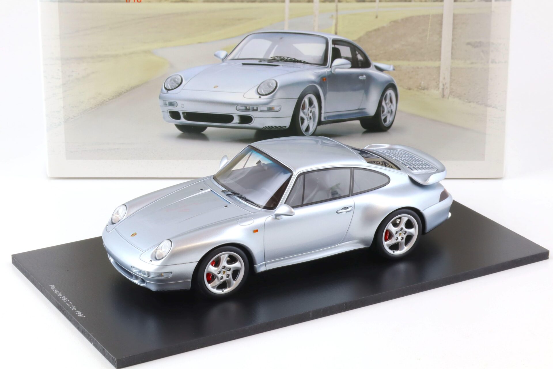 1:18 Spark Porsche 911 (993) Turbo Coupe 1997 silver metallic 18S468
