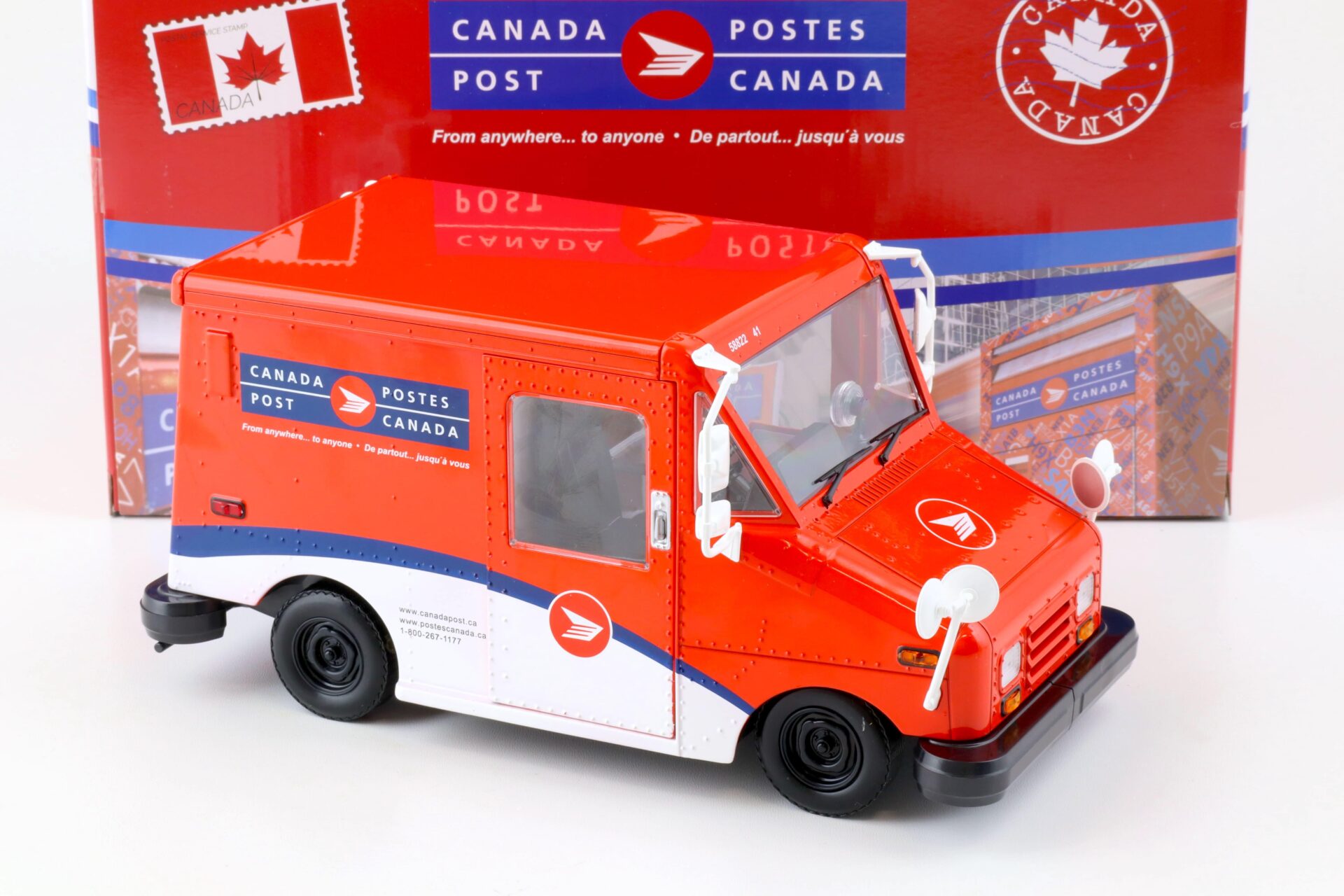1:18 Greenlight Canada Post LLV Postes Service Long-Life Delivery Van red