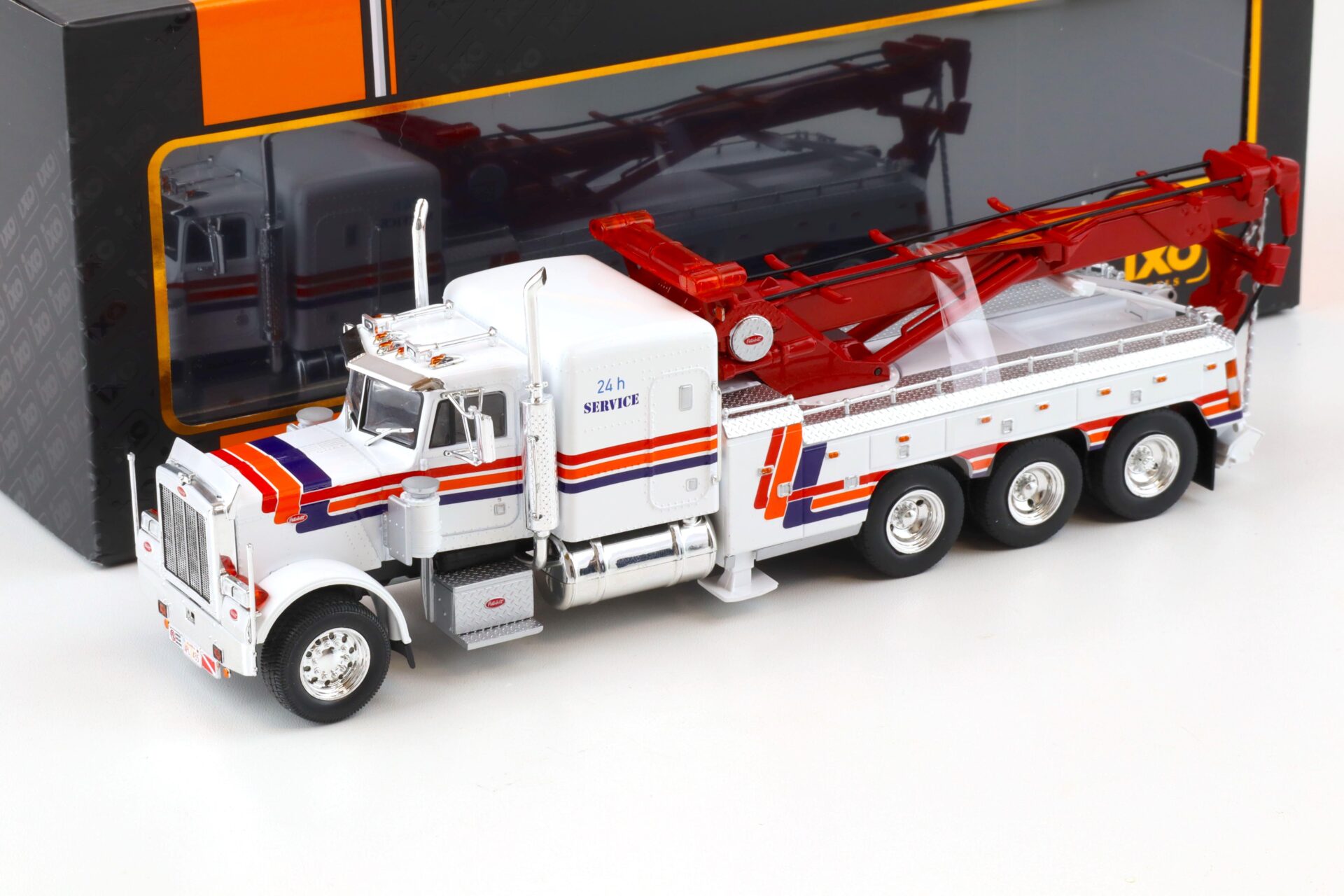 1:43 IXO 1970 Peterbilt 359 Wrecker Truck Abschlepper Tow Truck white
