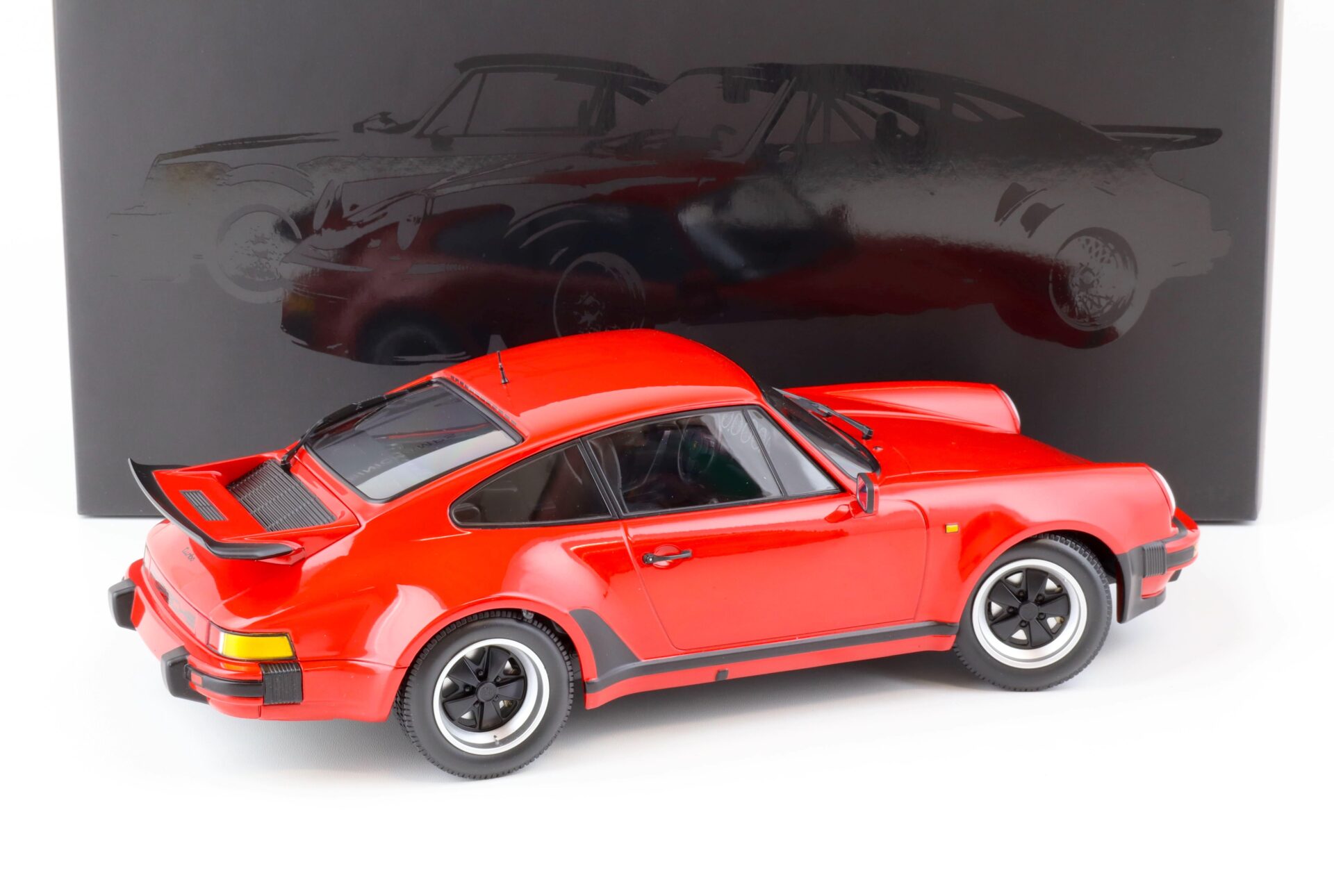 1:12 Minichamps Porsche 911 (930) Turbo Coupe 1977 red