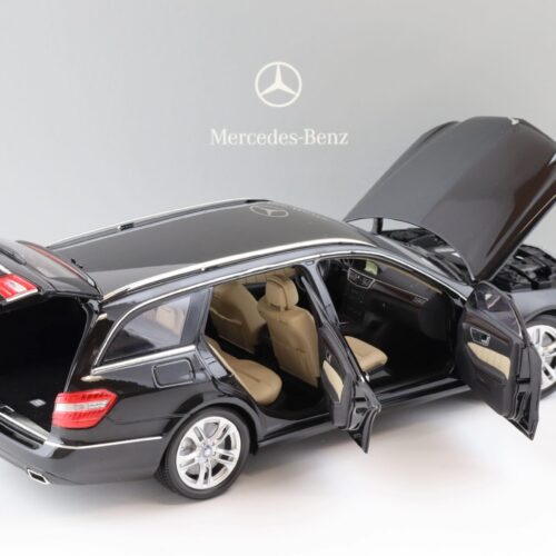 1:18 Minichamps Mercedes E-Klasse T-Modell S212 obsidian black DEALER VERSION