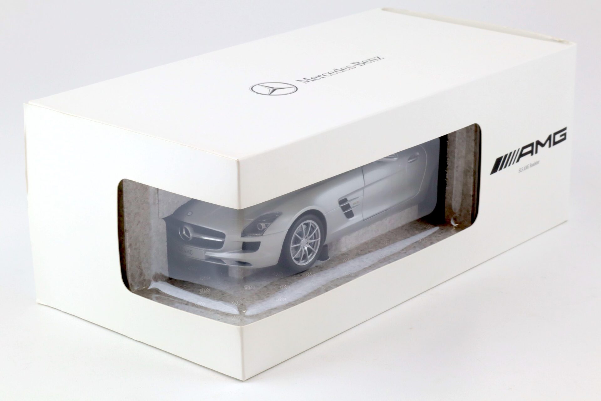 1:18 Minichamps Mercedes SLS AMG Roadster iridium silver DEALER VERSION