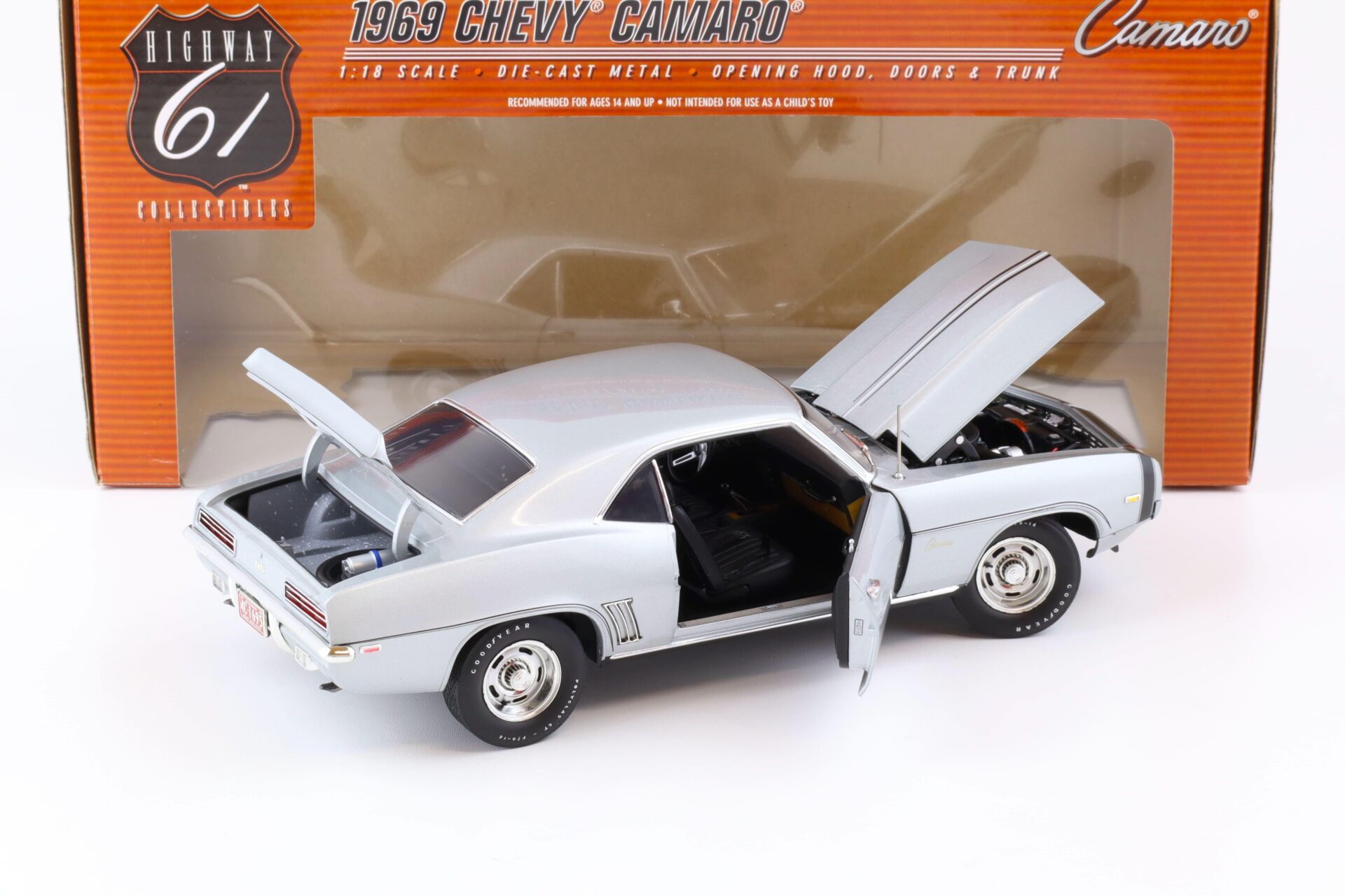 1:18 Highway61 Chevrolet Camaro ZL-1 COPO RS - 427 Coupe 1969 silver metallic