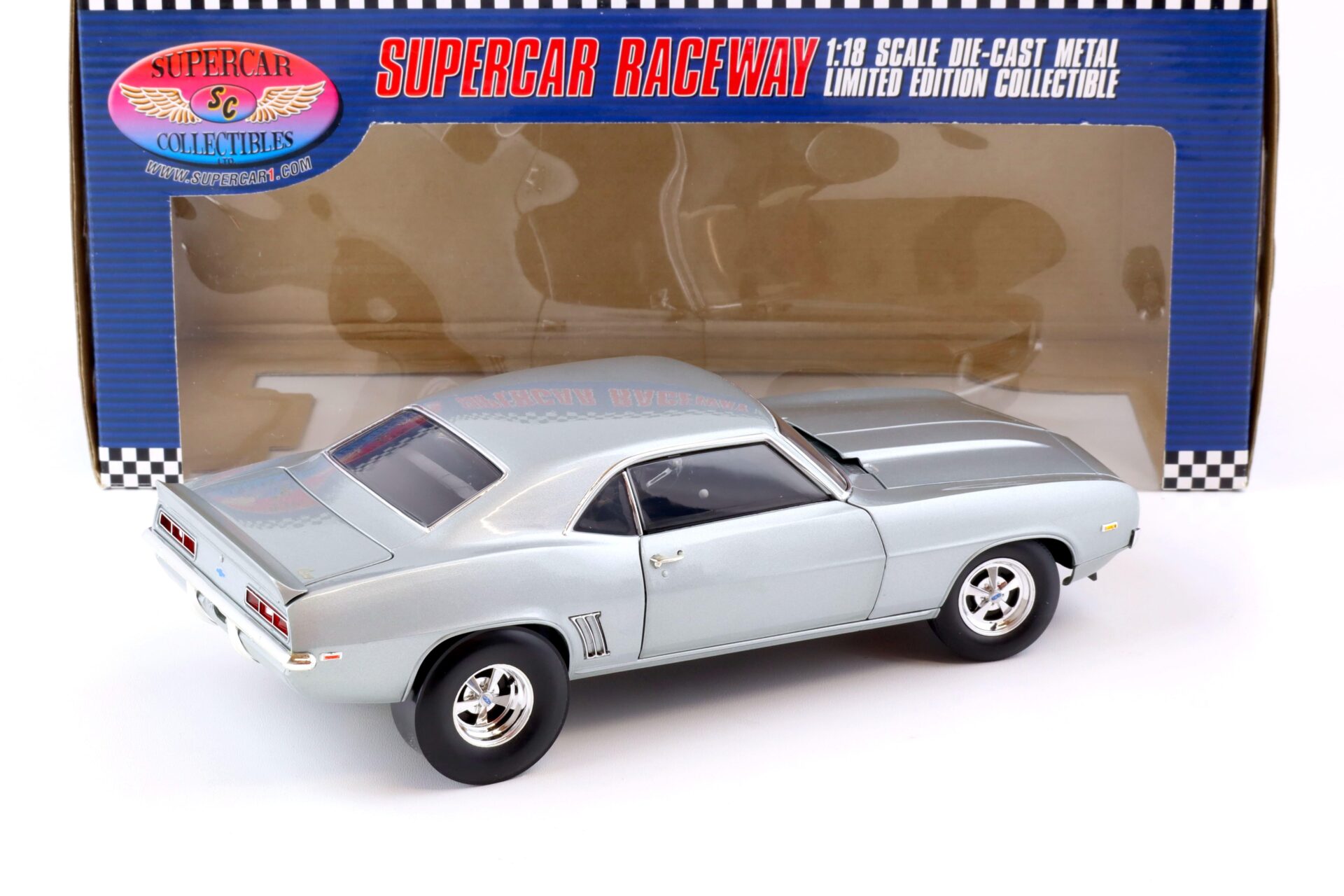 1:18 Highway61 Supercar 1969 Chevrolet Camaro 427 Super/Street Coupe Cortez silver