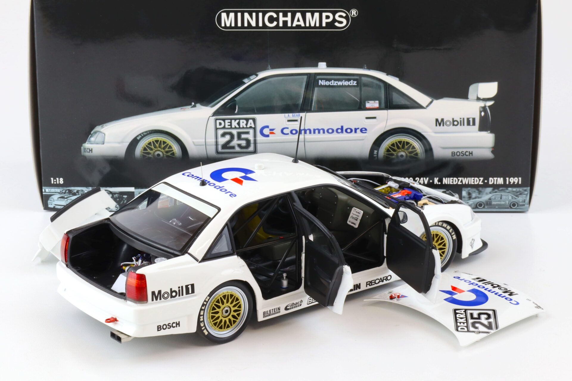 1:18 Minichamps Opel Omega 3000 24V DTM 1991 K. Niedzwiedz #25 Commodore