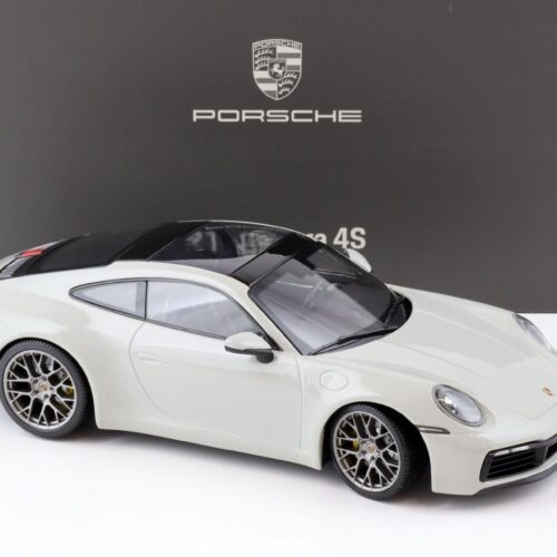 1:18 Minichamps Porsche 911 (992) Carrera 4S Coupe chalk WAP DEALER - Image 2