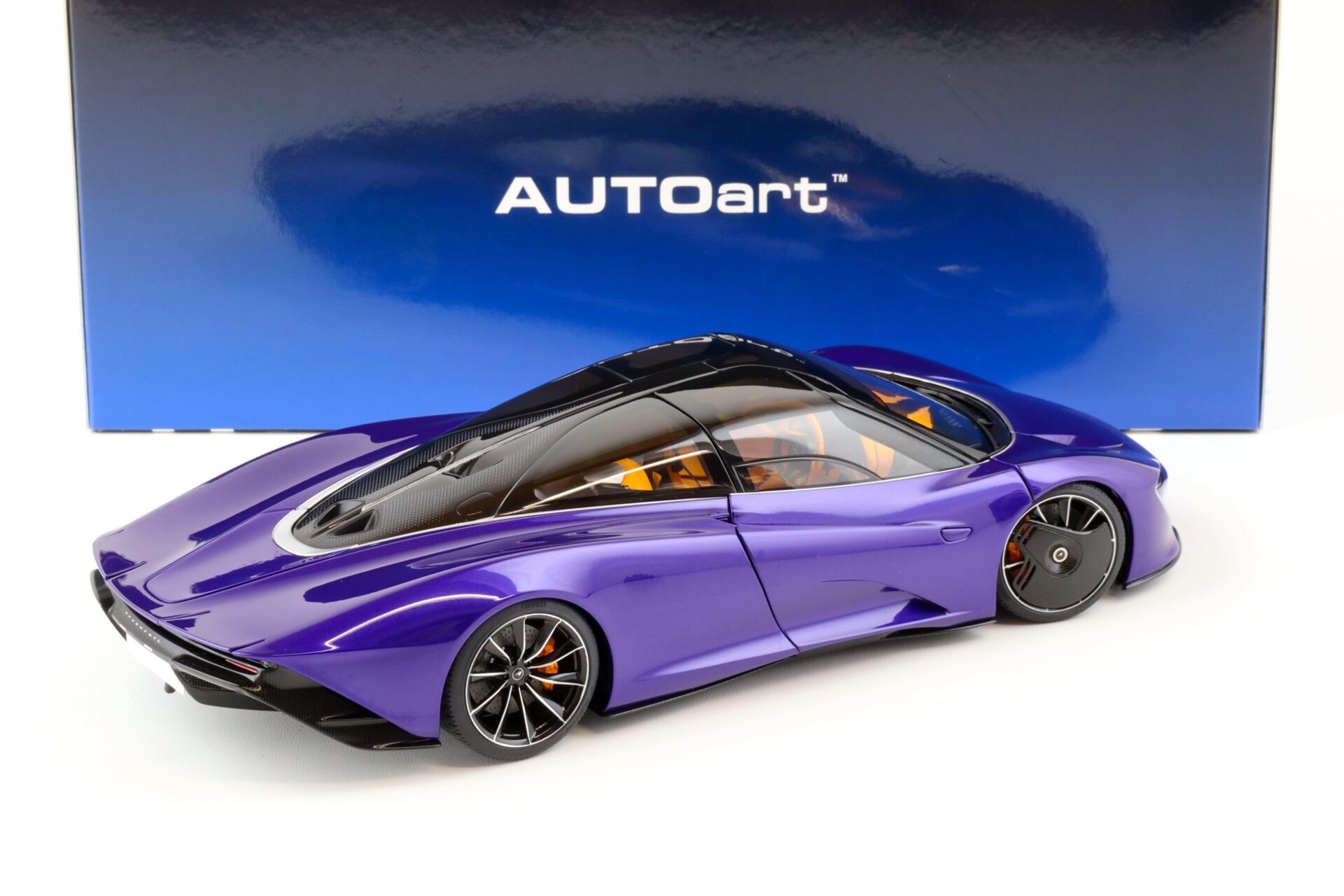 1:18 AUTOart McLaren Speedtail 2020 Lantana purple 76089