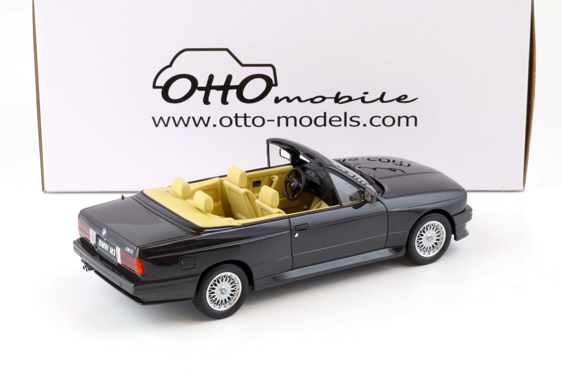 1:18 OTTO mobile OT1012 BMW M3 (E30) Convertible black 1989