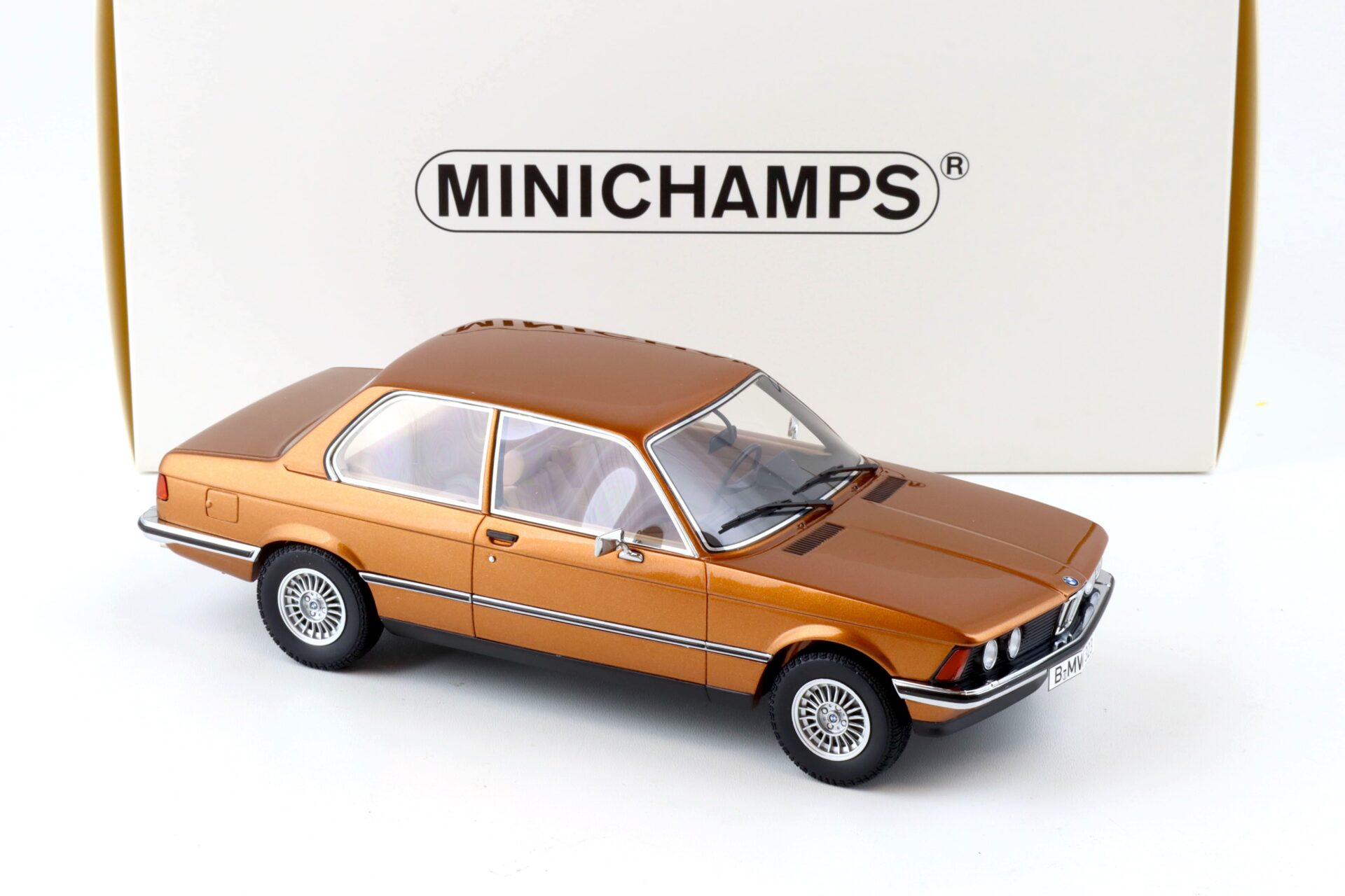 1:18 Minichamps BMW 323i (E21) Limousine 1978 brown metallic