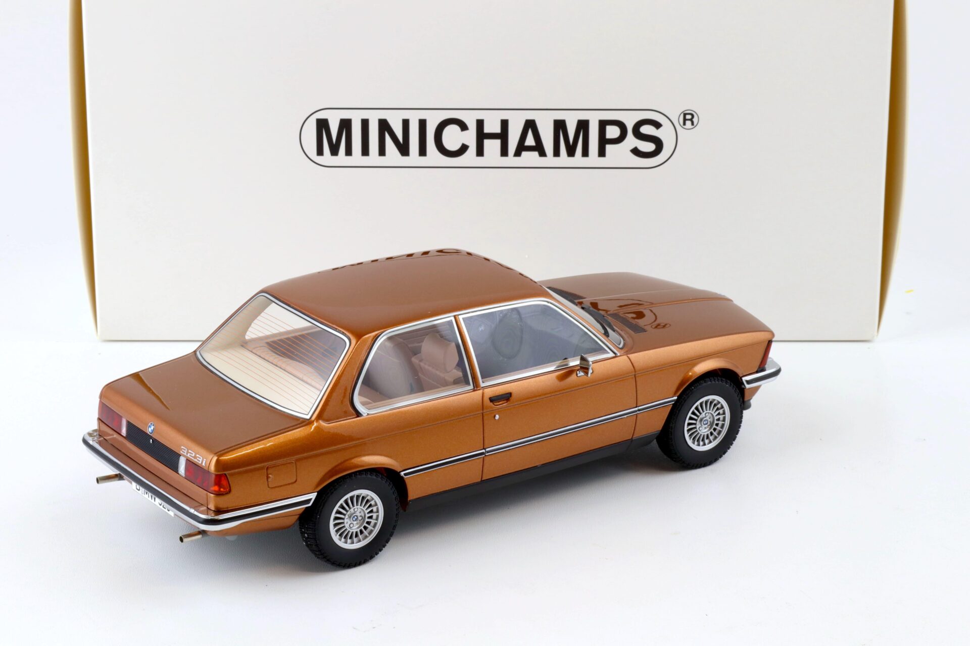 1:18 Minichamps BMW 323i (E21) Limousine 1978 brown metallic