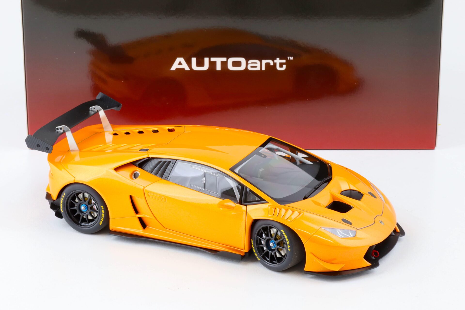 1:18 AUTOart Lamborghini Huracan LP620-2 Super Trofeo Arancio Borealis/ orange