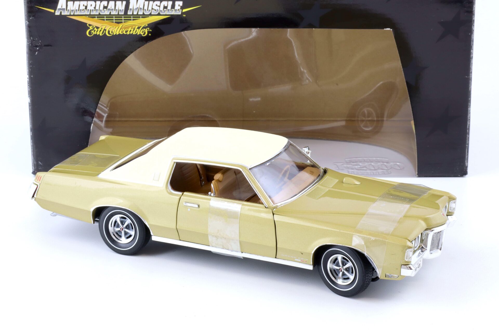 1:18 ERTL Elite 1969 Pontiac Grand Prix SJ 428 Coupe gold metallic
