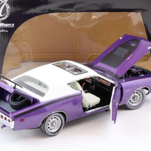 1:18 ERTL Authentics 1971 Dodge Charger R/T Coupe purple/ white roof