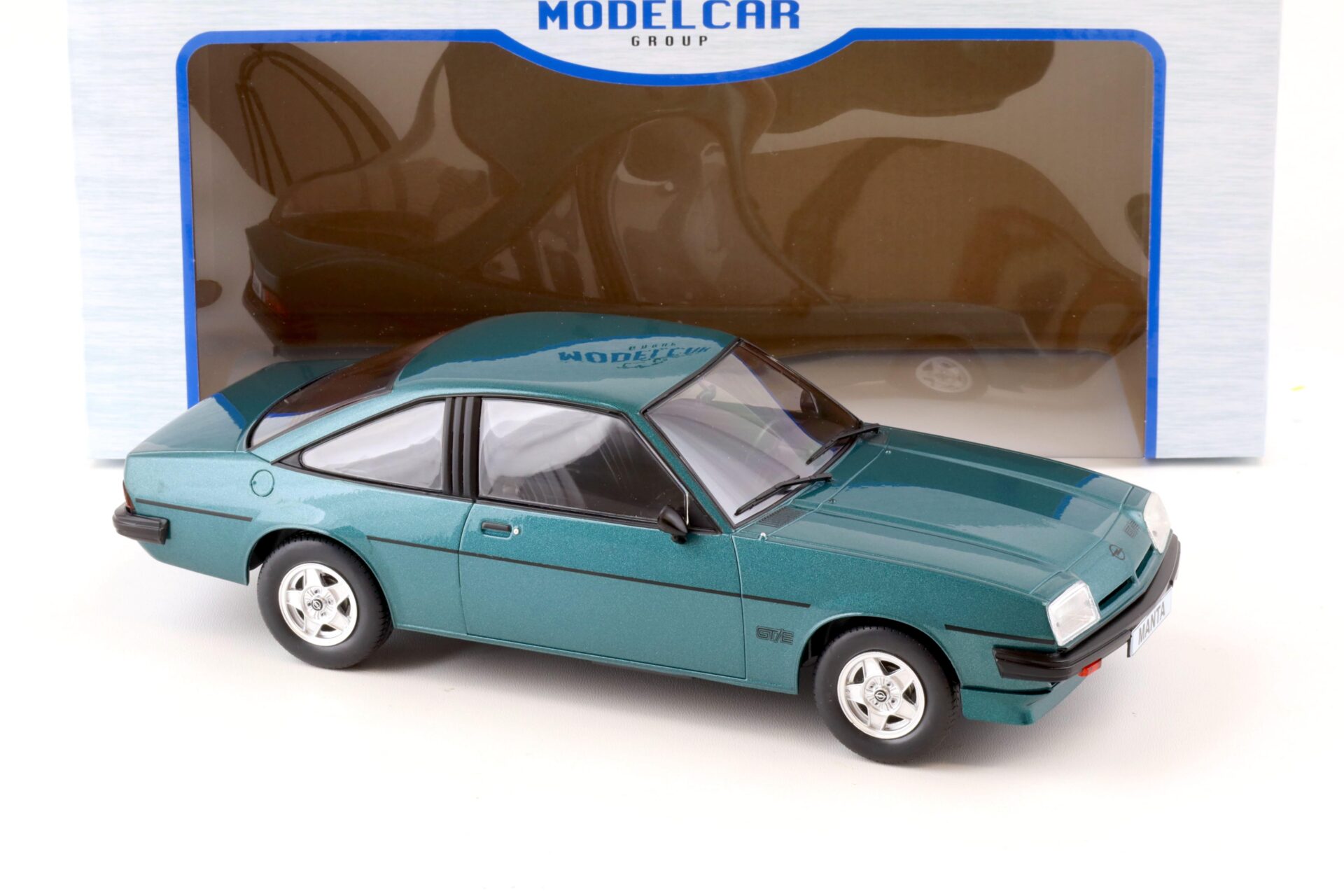 1:18 MCG Opel Manta B GT/E Coupe green metallic/ black 1980