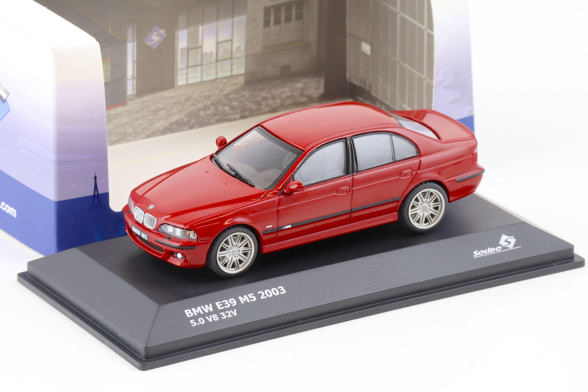 1:43 Solido BMW M5 (E39) Limousine 2003 Imola red