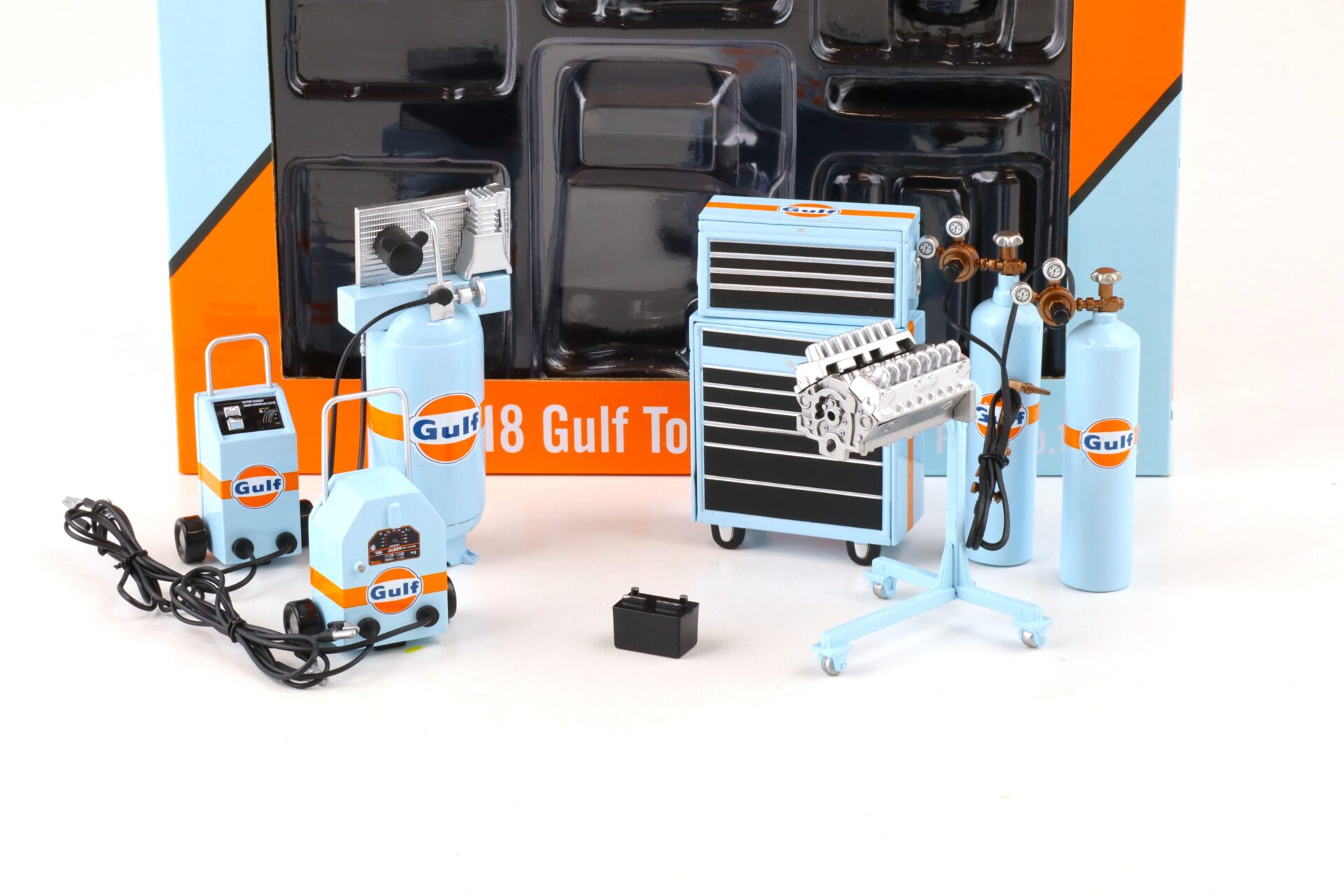 ID 79233 orig.jpg 1:18 GMP GULF Oil SHOP Tool Set #1 Diorama Zubehör blue/orange 18872