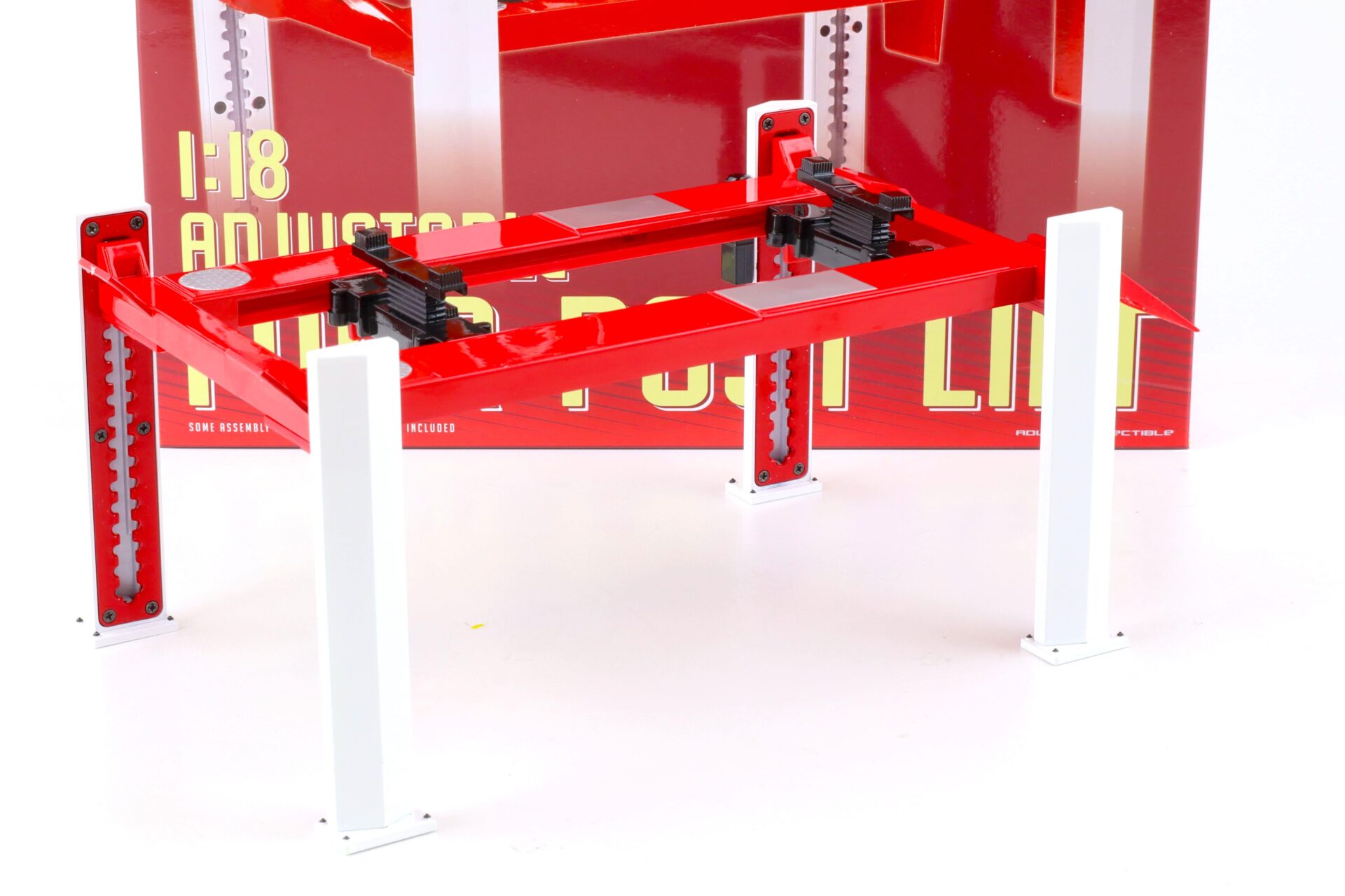 1:18 Greenlight Adjustable FOUR-POST Lift Hebebühne Zubehör red/ white