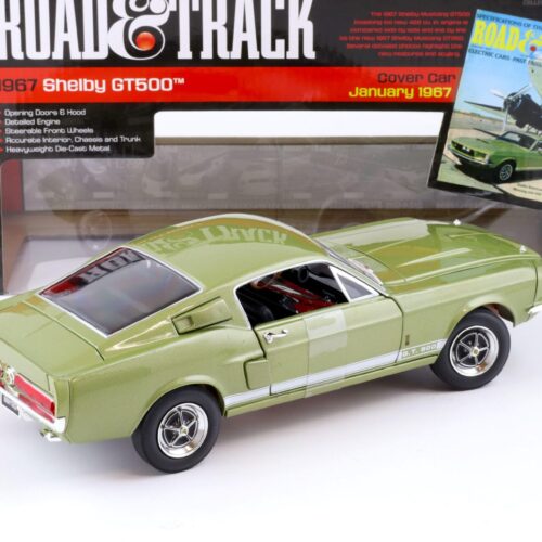 1:18 Auto World 1967 Shelby GT500 Coupe green metallic/ white Road Track Car Cover