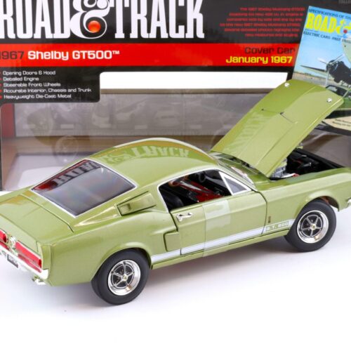 1:18 Auto World 1967 Shelby GT500 Coupe green metallic/ white Road Track Car Cover