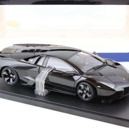 1:18 AUTOart Lamborghini Reventon black 74592