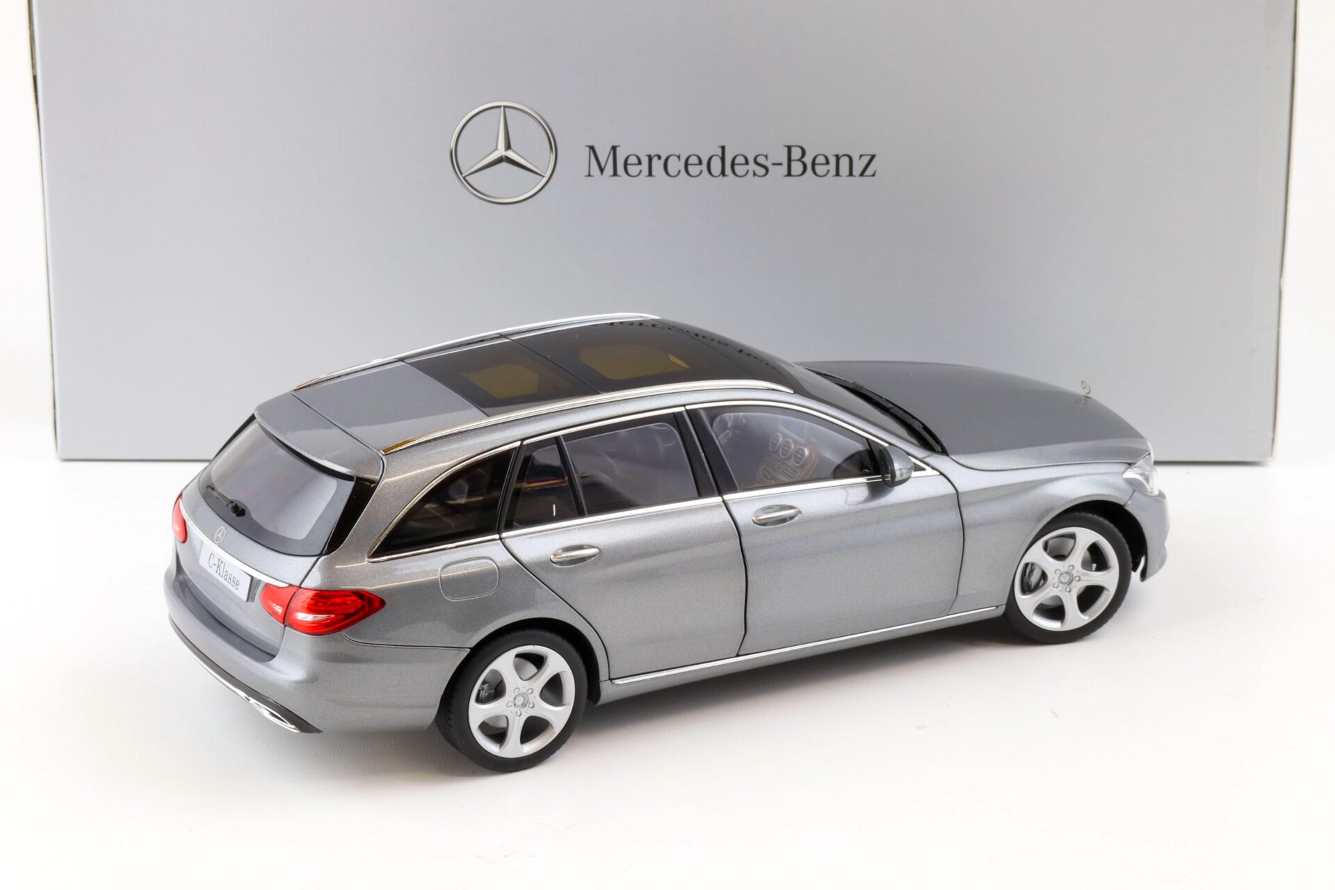 1:18 Norev Mercedes C-Klasse T-Modell W205 palladium silver DEALER VERSION